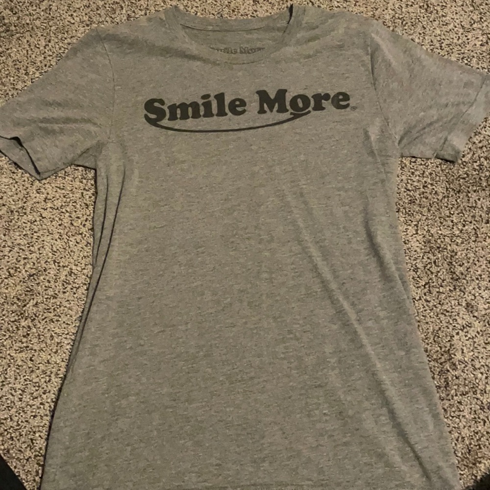 Smile more adult small grey tshirt